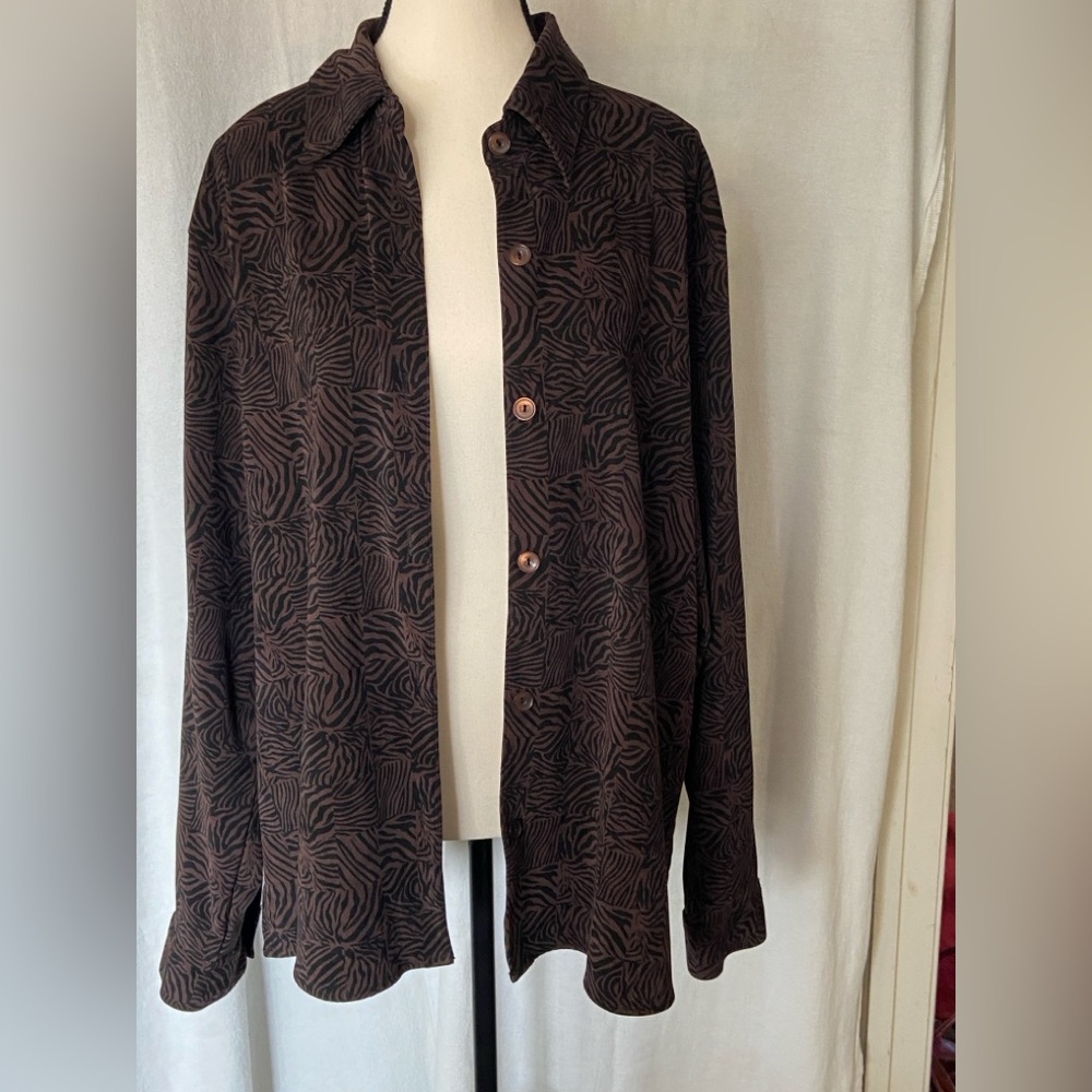 Long sleeve blouse by Susan Graver black and brown size
Large